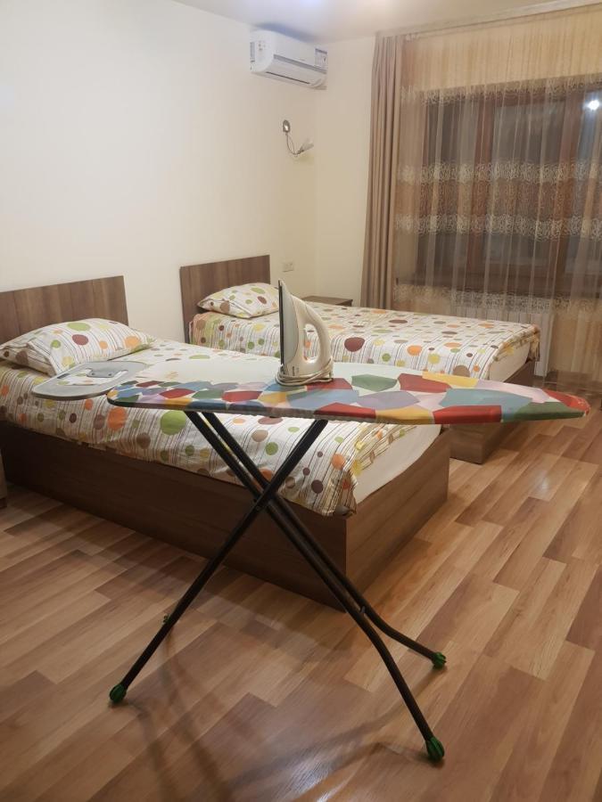 Vernisaj Apt At Republic Square & Ruben Tours يريفان المظهر الخارجي الصورة