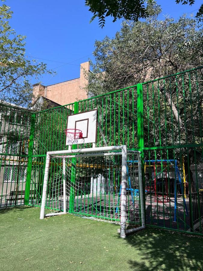 Vernisaj Apt At Republic Square & Ruben Tours يريفان المظهر الخارجي الصورة