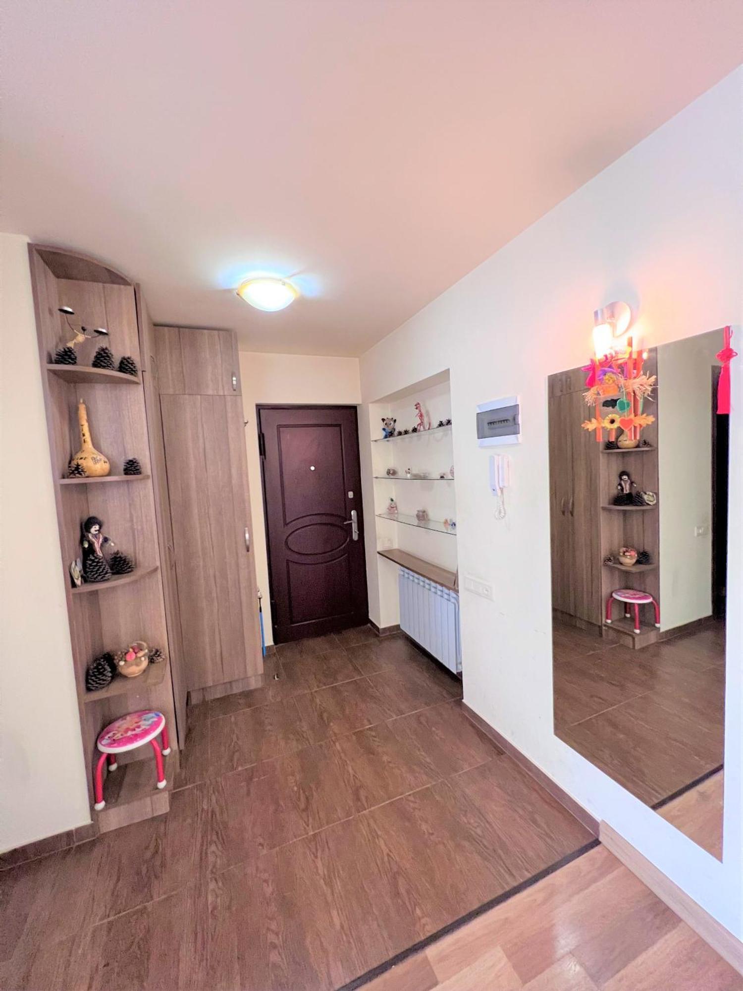 Vernisaj Apt At Republic Square & Ruben Tours يريفان المظهر الخارجي الصورة