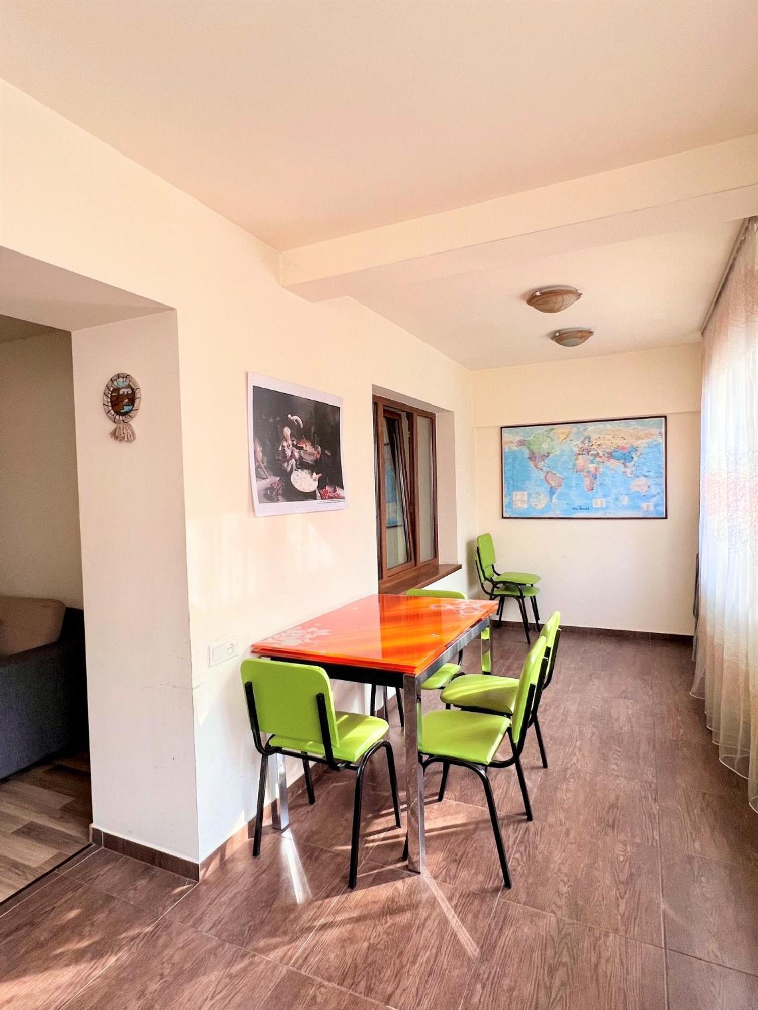 Vernisaj Apt At Republic Square & Ruben Tours يريفان المظهر الخارجي الصورة